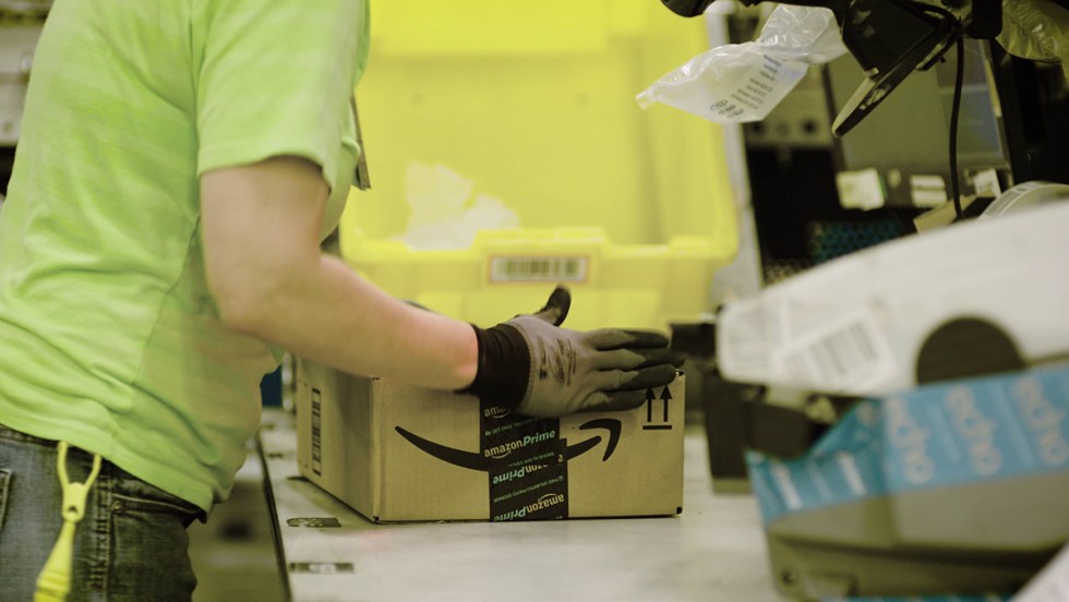 Amazon.ca offre la livraison gratuite en un jour à Montréal.