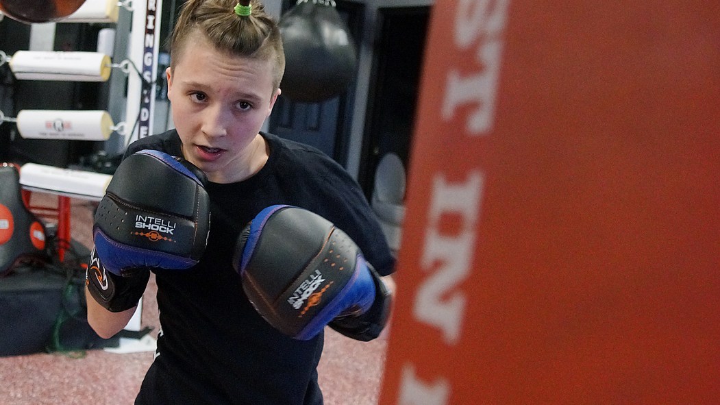 Jacob Blais, 13 ans, s'entraîne au Gym Le Local, à Montréal-Est, le 29 mars 2017.