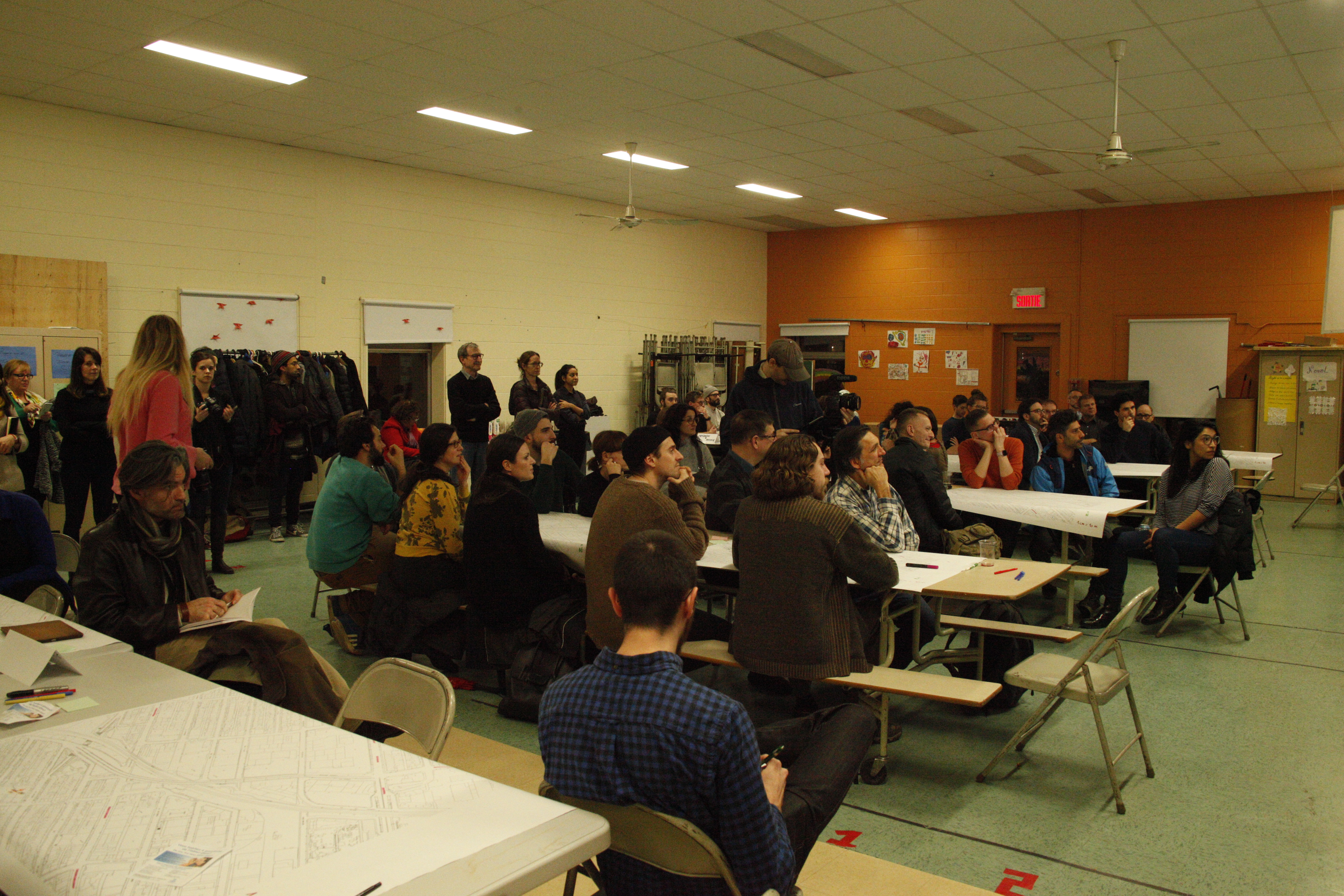 Des habitants de Rosemont-La Petite-Patrie et du Plateau-Mont-Royal réunis pour une consultation sur Viaduc 375.