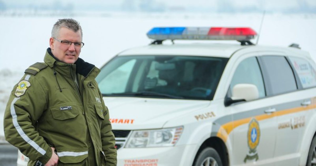 Un sergent de la Sûreté du Québec sauve des vies en transportant des