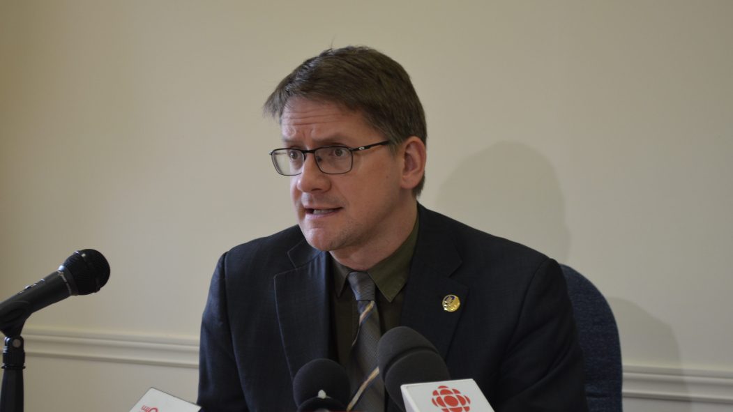 Le candidat à la chefferie du PQ Sylvain Gaudreault veut que Montréal en fasse plus pour le français