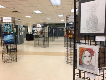 Des œuvres exposée au Centre communautaire Roussin, à Pointe-aux-Trembles, le 24 mai 2017.