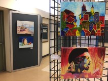 Des œuvres exposée au Centre communautaire Roussin, à Pointe-aux-Trembles, le 24 mai 2017.