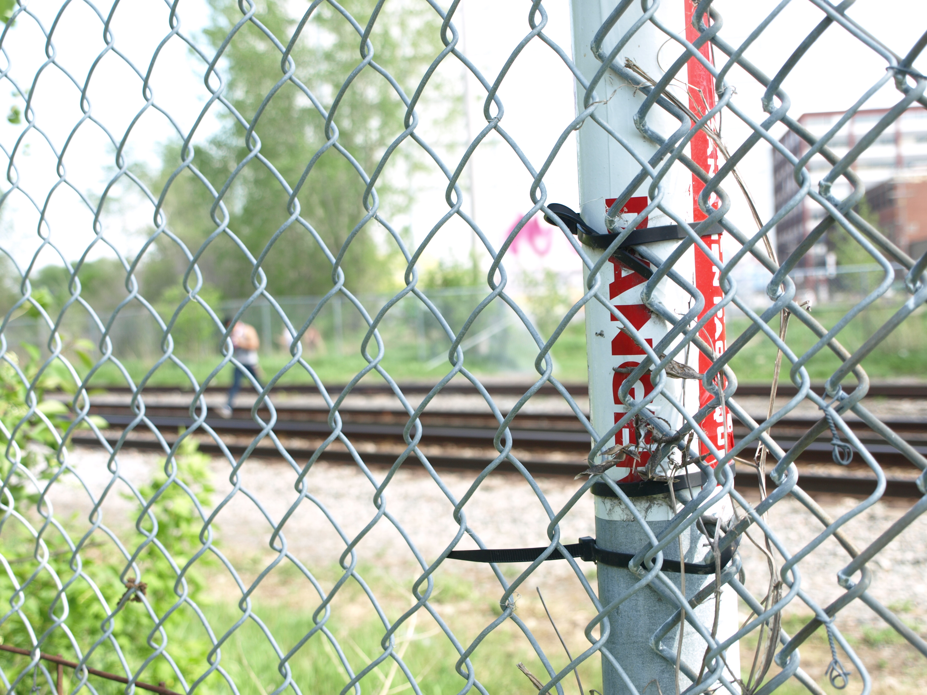 Plus de passages à niveau sont demandés dans les quartiers qui se trouvent en bordure des chemins de fer.
