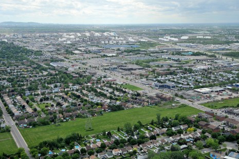 Une vue aérienne de l'arrondissement Rivière-des-Prairies–Pointe-aux-Trembles.