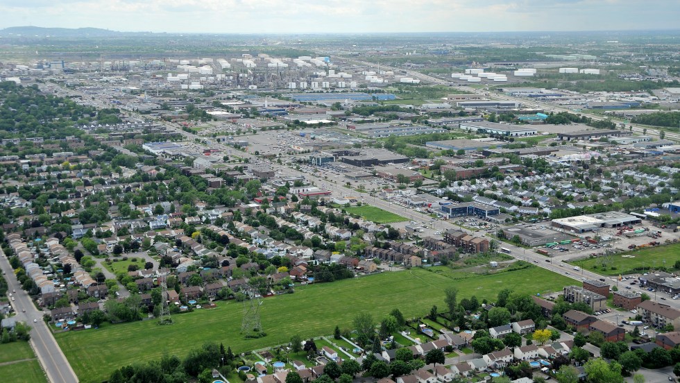 Une vue aérienne de l'arrondissement Rivière-des-Prairies–Pointe-aux-Trembles.