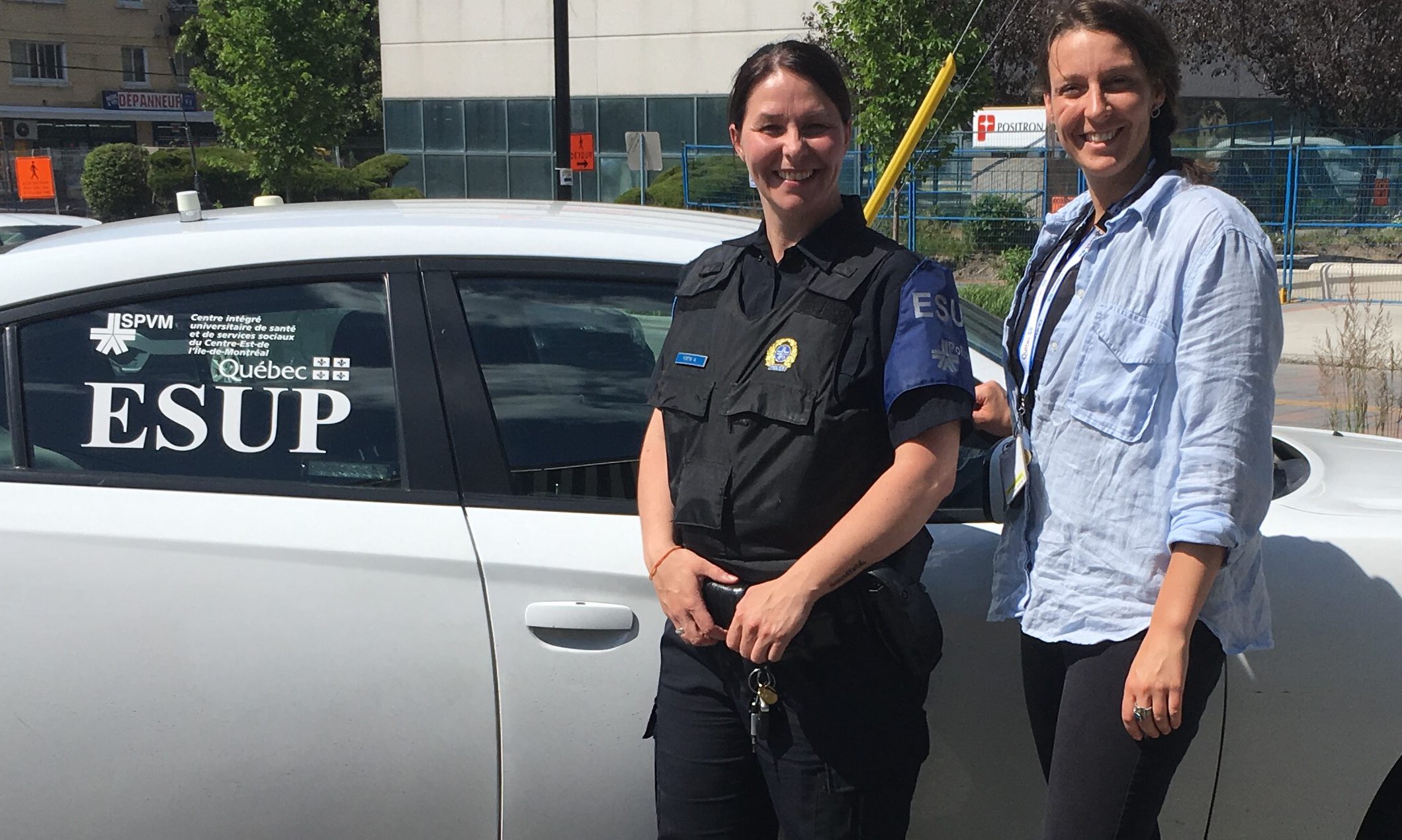 L'agente du SPVM Annie Fortin et l'intervenante Elizabeth Girard de l'ESUP.