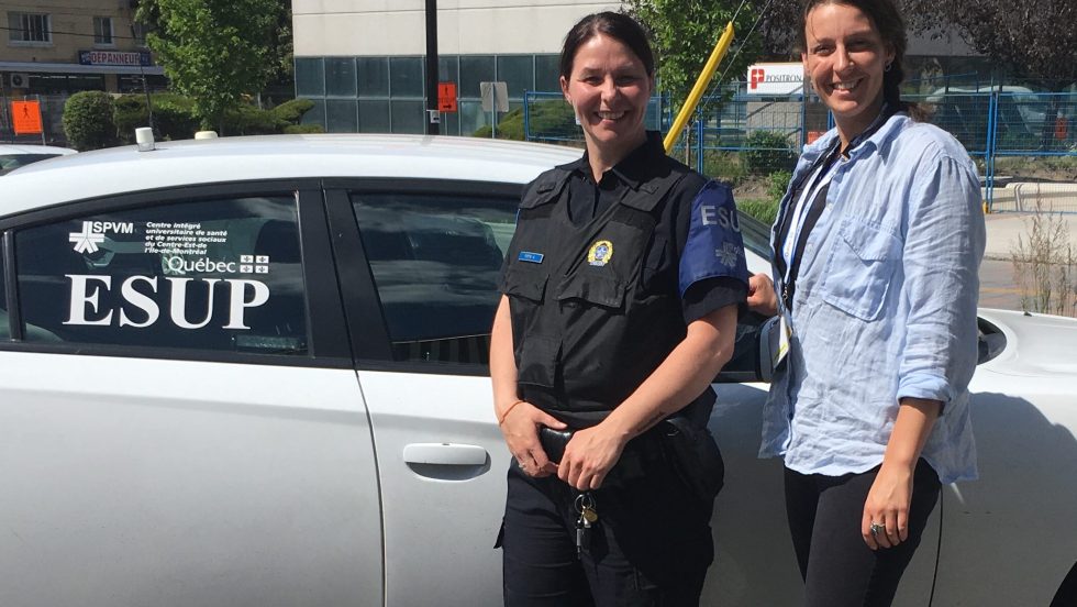 L'agente du SPVM Annie Fortin et l'intervenante Elizabeth Girard de l'ESUP.