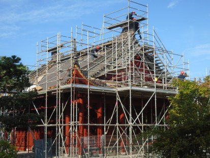 Rénovations sur un de pavillon du Jardin de Chine avant sa rouverture en 2017.