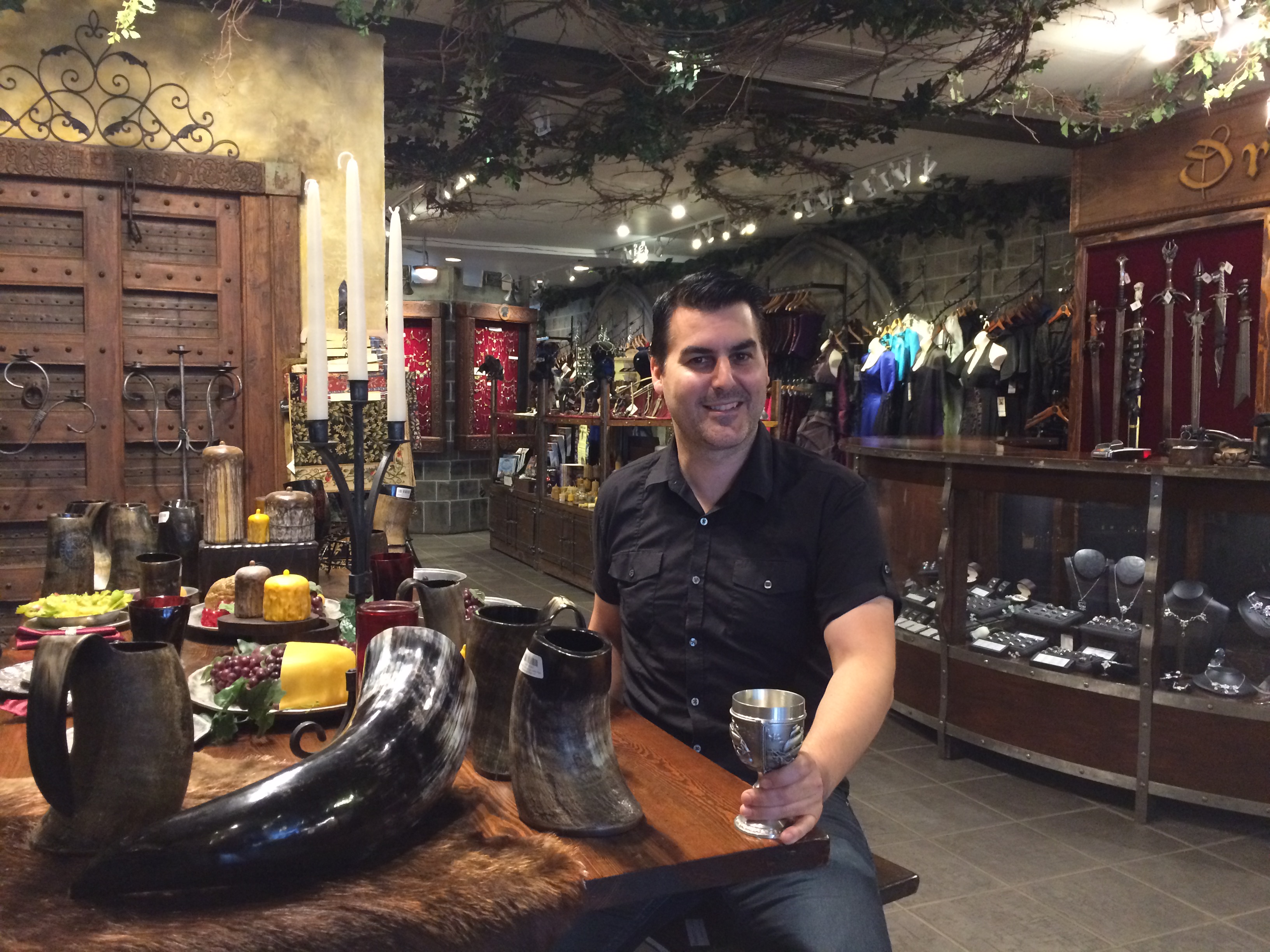 Charles Brousseau, propriétaire de la boutique Dracolite.