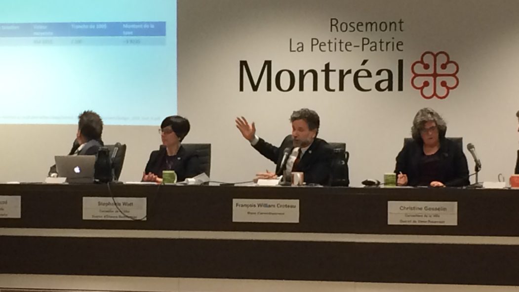 Le maire a présenté lundi soir les causes de l'importante hausse de taxes dans Rosemont – La Petite-Patrie.