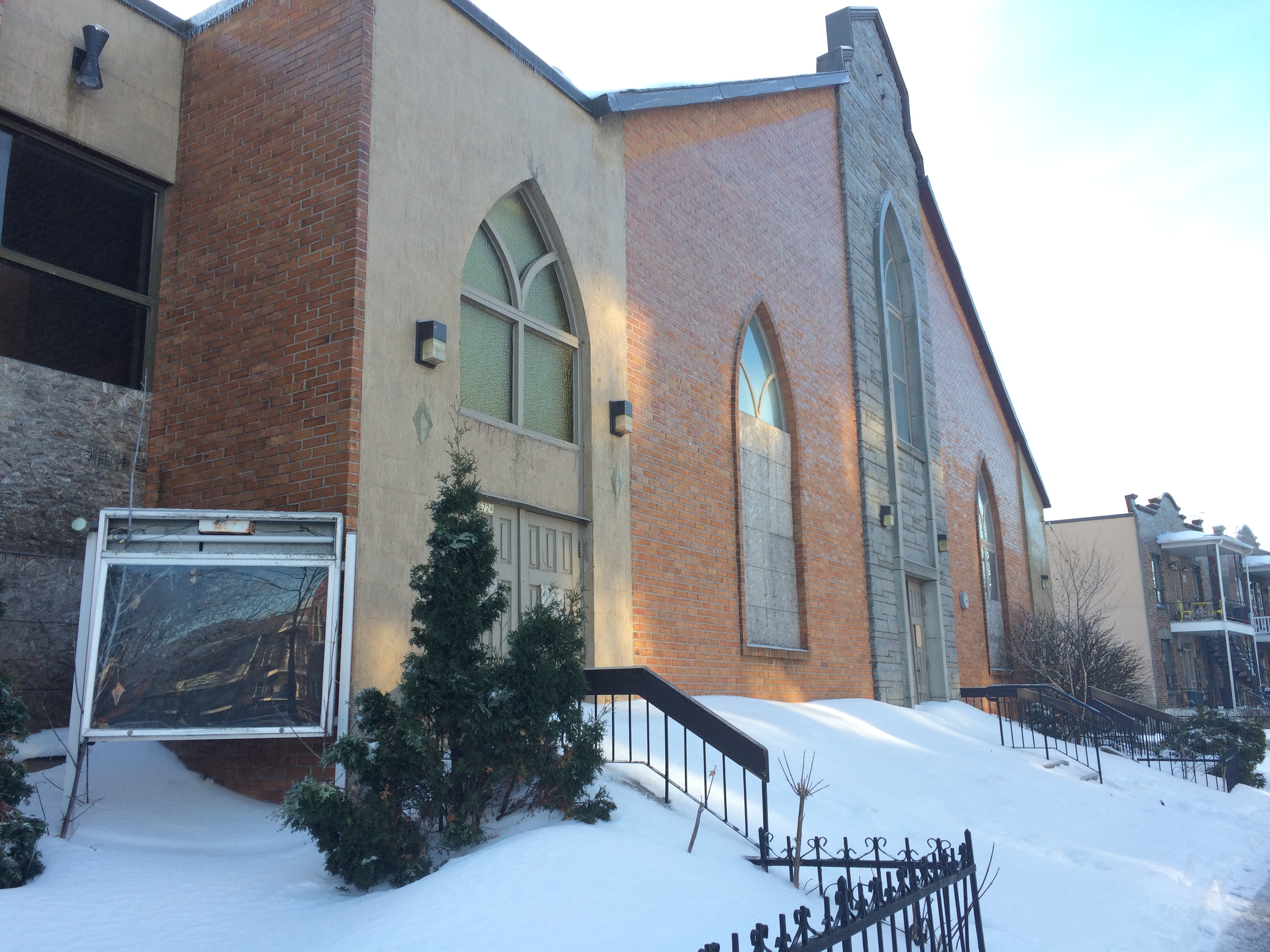 L'église Pentecôte italienne, située sur la rue Fabre, pourrait être démolie pour qu'on y construise des condominiums et une allée verte.