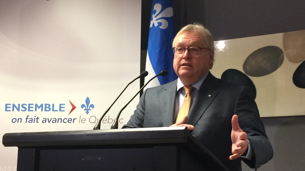 Le ministre de la Santé, Gaétan Barrette, annonce l'inauguration d'une nouvelle super-clinique, au 3000, rue Bélanger Est.