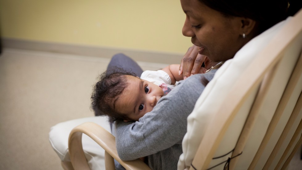 Les mamans pourront maintenant allaiter dans les établissements publics de l'arrondissement.
