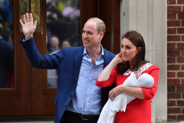 Le Bebe Royal A Ete Nomme Louis Arthur Charles Le Bebe Royal A Ete Nomme Louis Arthur Charles