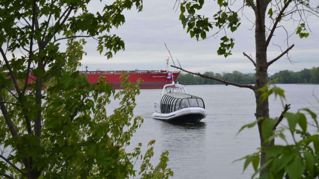 La navette fluviale entre PointeauxTrembles et le VieuxPort effectue ses premiers voyages de