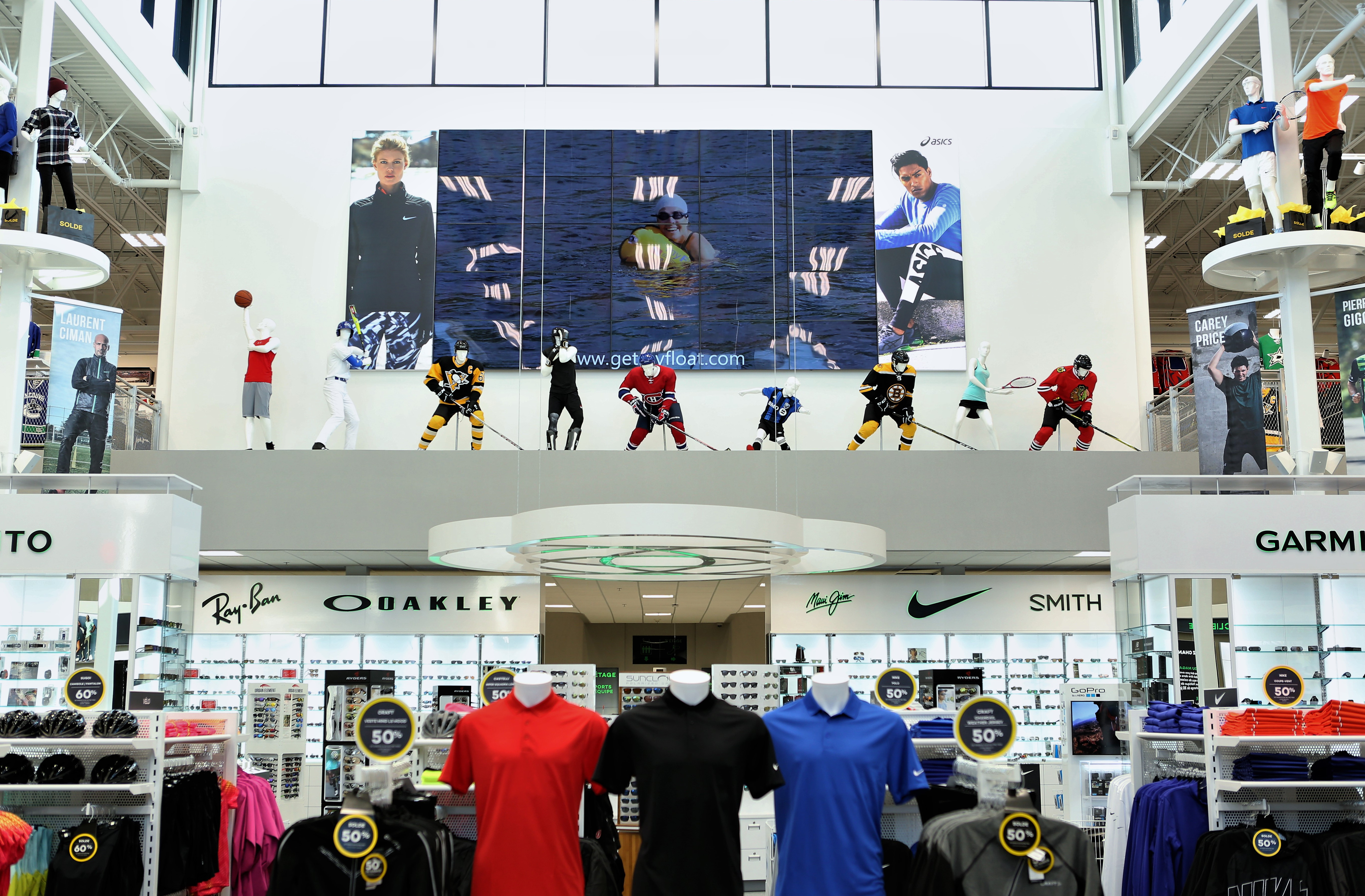 Le Sportium de Kirkland est le seul magasin de la chaîne sur l'île de Montréal.