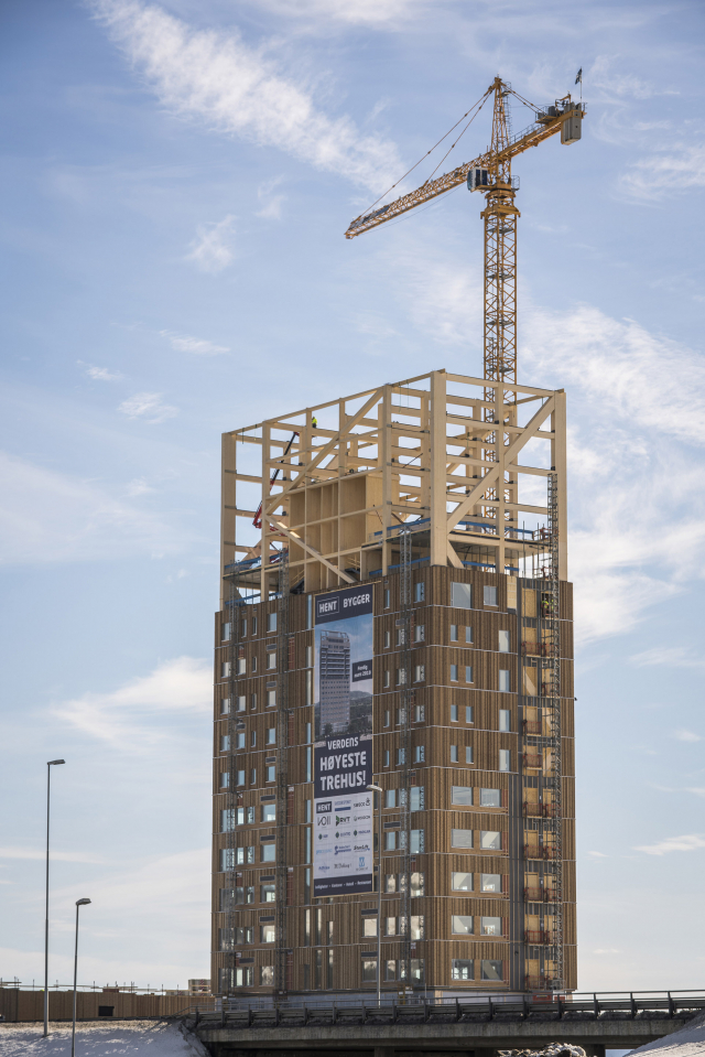 La Plus Haute Tour En Bois Au Monde Prend Forme En Norvege