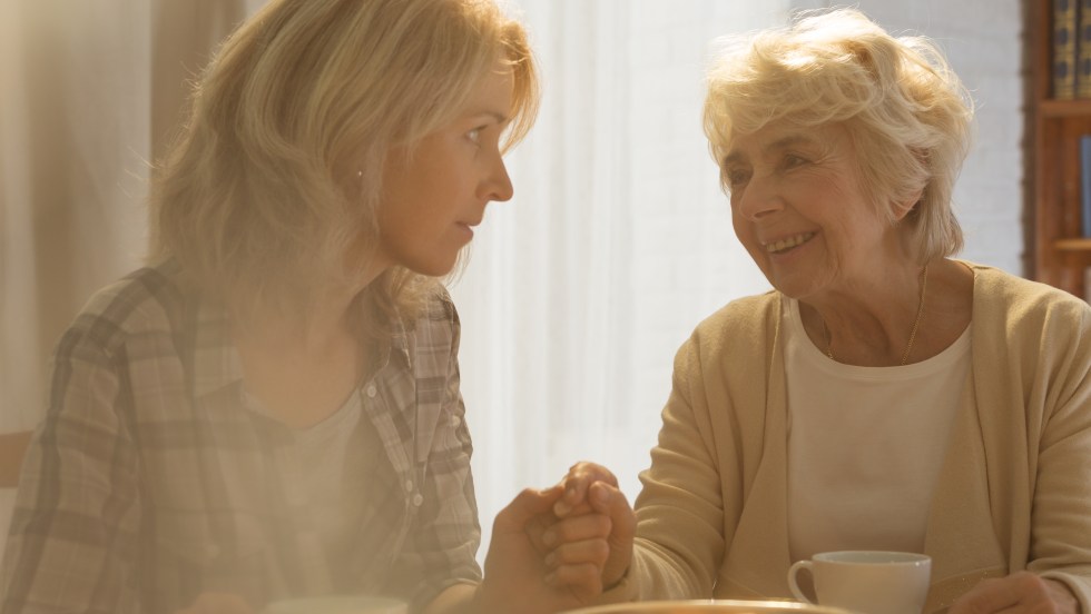 les aînés de 70 ans et plus, obligés de s’isoler pour ne pas être infecté par le nouveau coronavirus, ont besoin de la communauté plus que jamais.