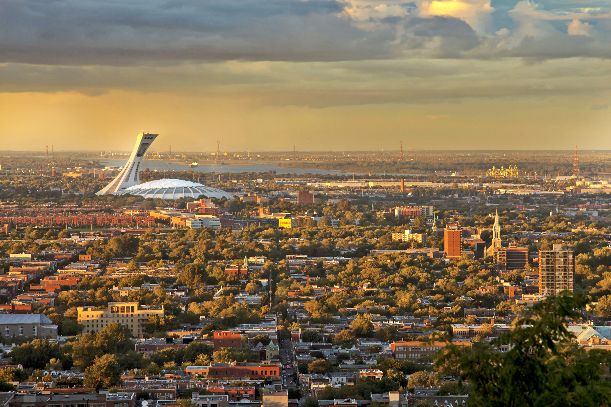 L'emploi dans l'est de Montréal n'est plus limité aux industries lourdes.