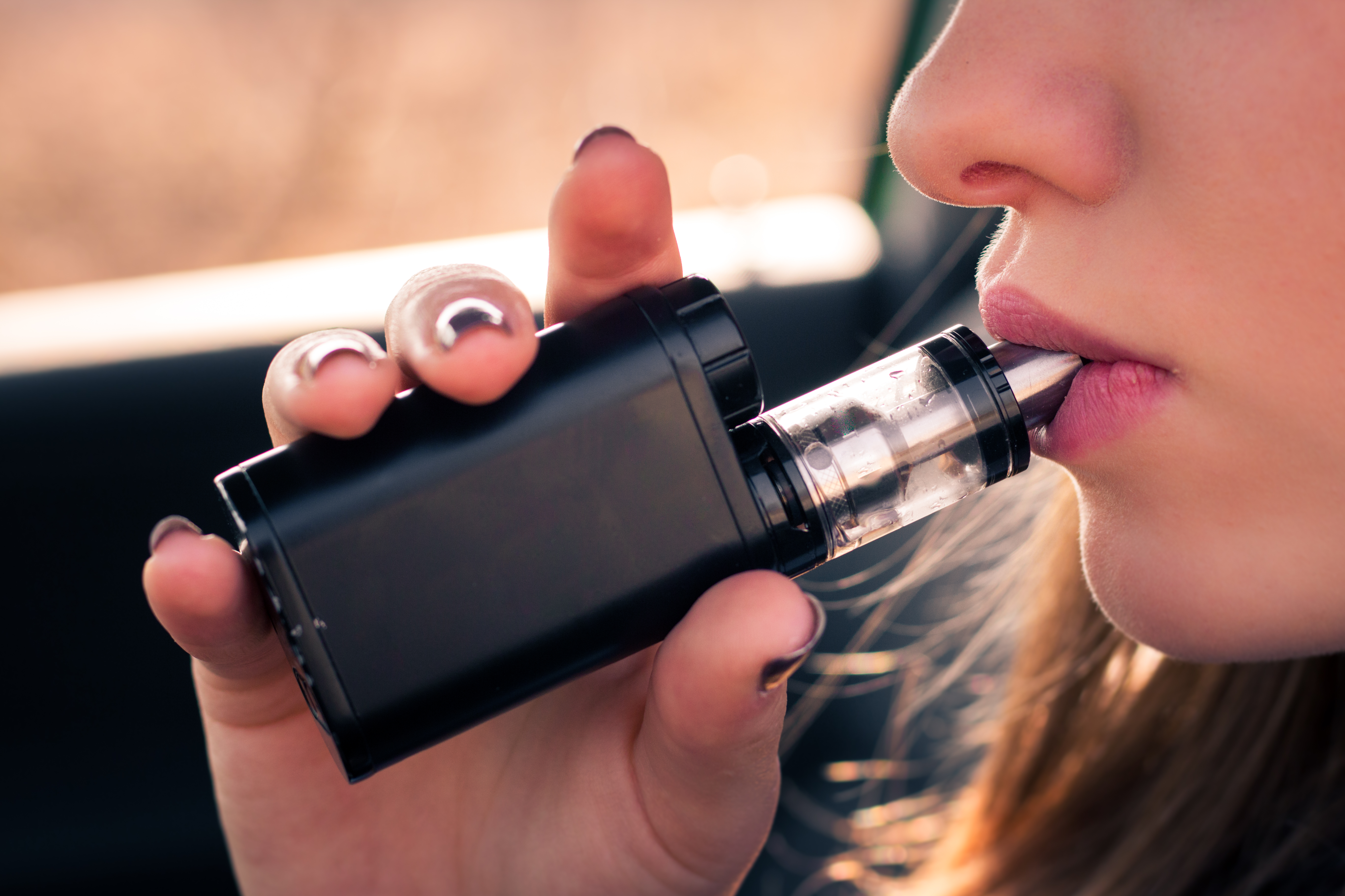 La cigarette lectronique plus populaire que jamais auprs des ados amricains La cigarette lectronique plus populaire que jamais auprs des ados amricains