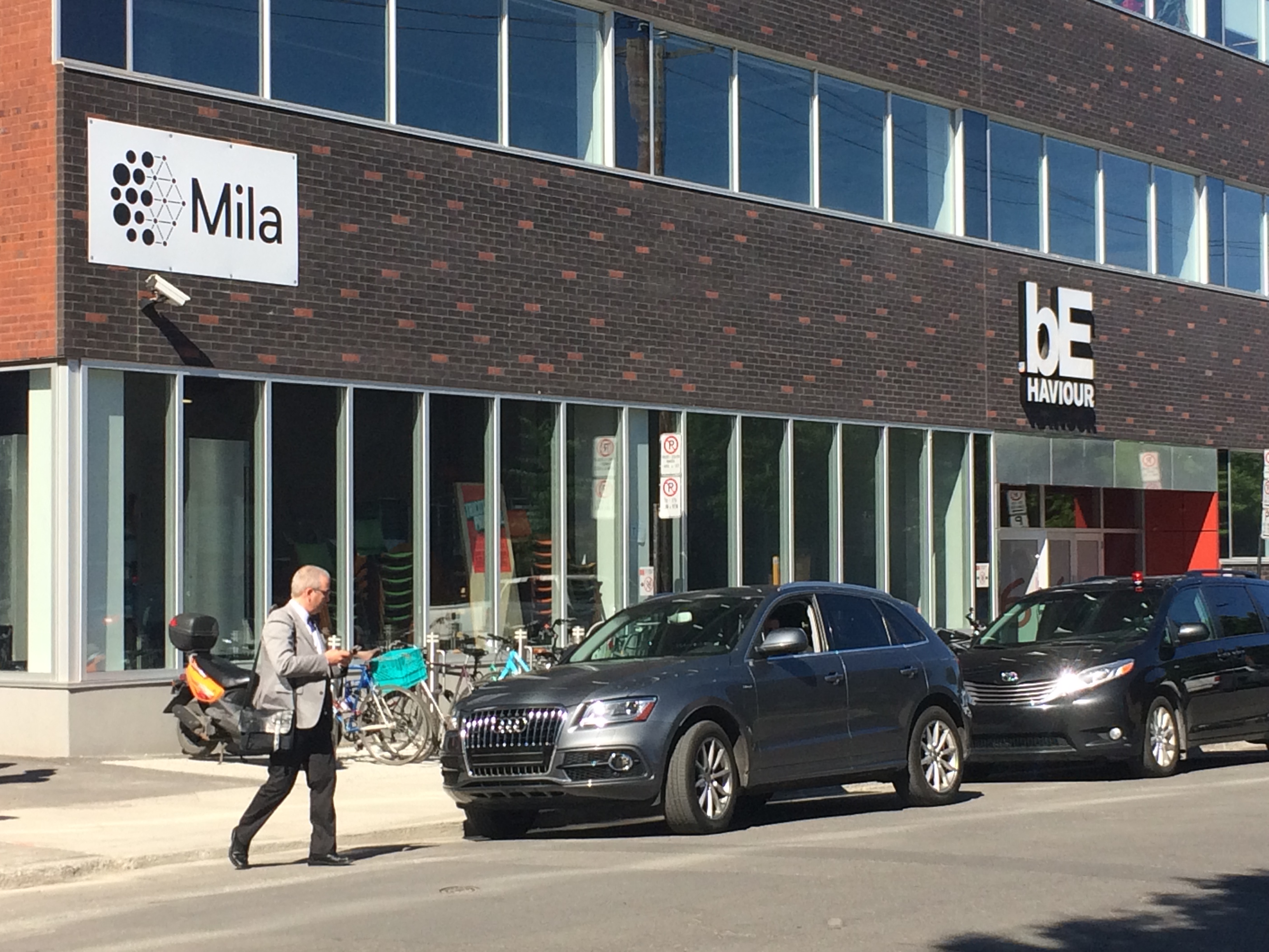 C'est sur la rue St-Urbain que neuf entreprises en démarrage dans le secteur de l'intelligence artificielle viendront s'établir.
