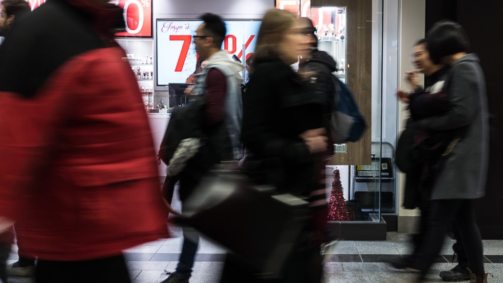Magasinage du temps des Fêtes dans les centre d'achats du centre-ville de Montréal.