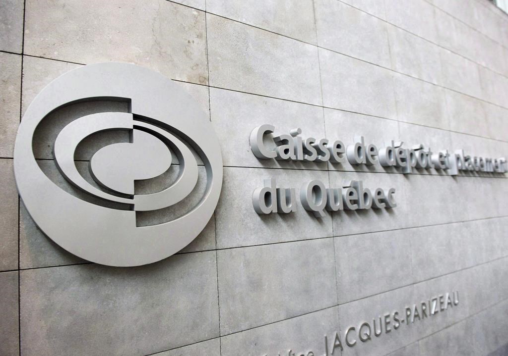 Logo de la Caisse de Depot et placement du Quebec sur un bâtiment