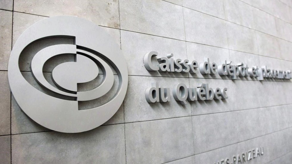 Logo de la Caisse de Depot et placement du Quebec sur un bâtiment