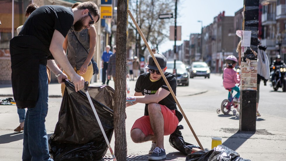 Les citoyens qui veulent prêter main forte à la corvée du printemps dans leur secteur peuvent contacter l’éco-quartier pour obtenir du matériel.