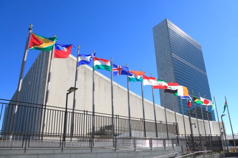 De passage à l'ONU, des jeunes se sont questionnés sur l'écoblanchiment.