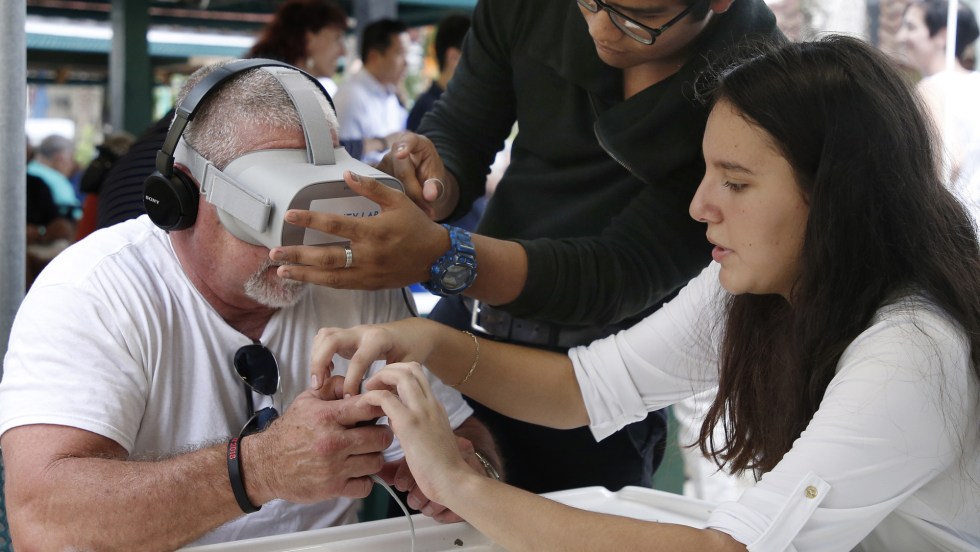 lunettes de réalité virtuelle, maisons de retraite