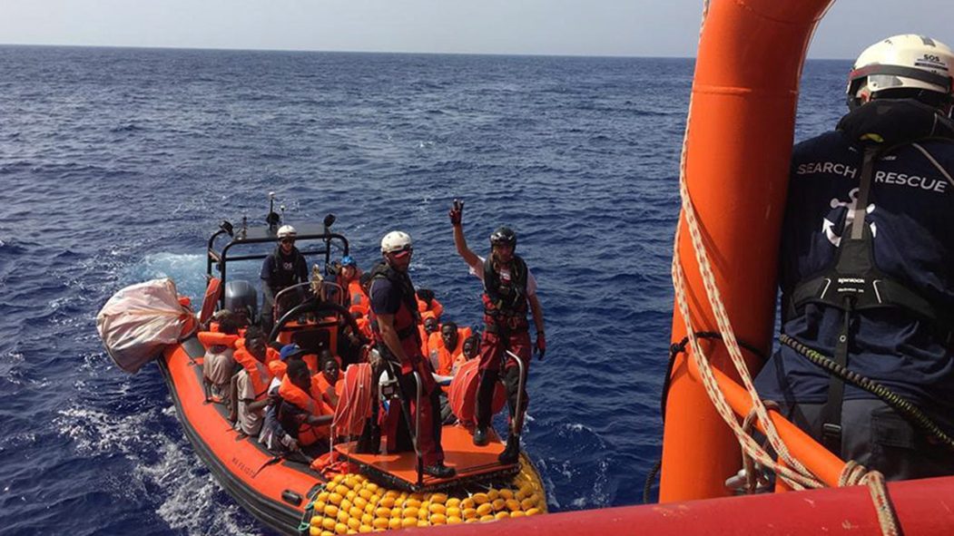 Sauvetage de migrants par l'ONG SOS Méditerranée au large de la Libye