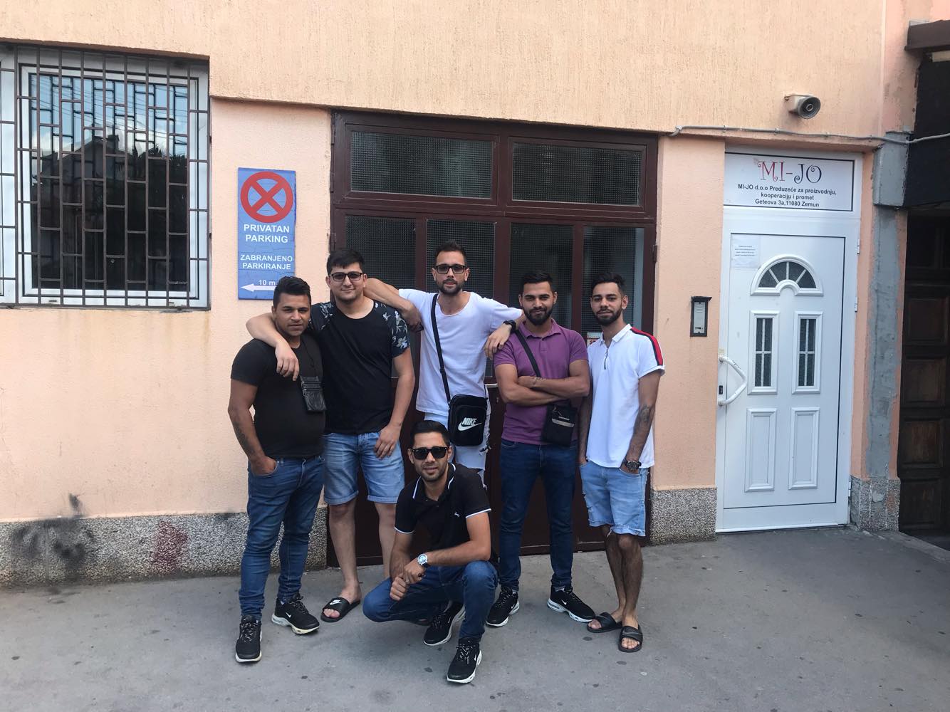 Le groupe de rap Roma Sijam et ses membres: Ibrahiim Gasi, Daniel Ibrahimovic, Danijel Rasitovic, Naim Cerimi, Danijel Jovanovic et Senol Ragipi (de gauche à droite)
