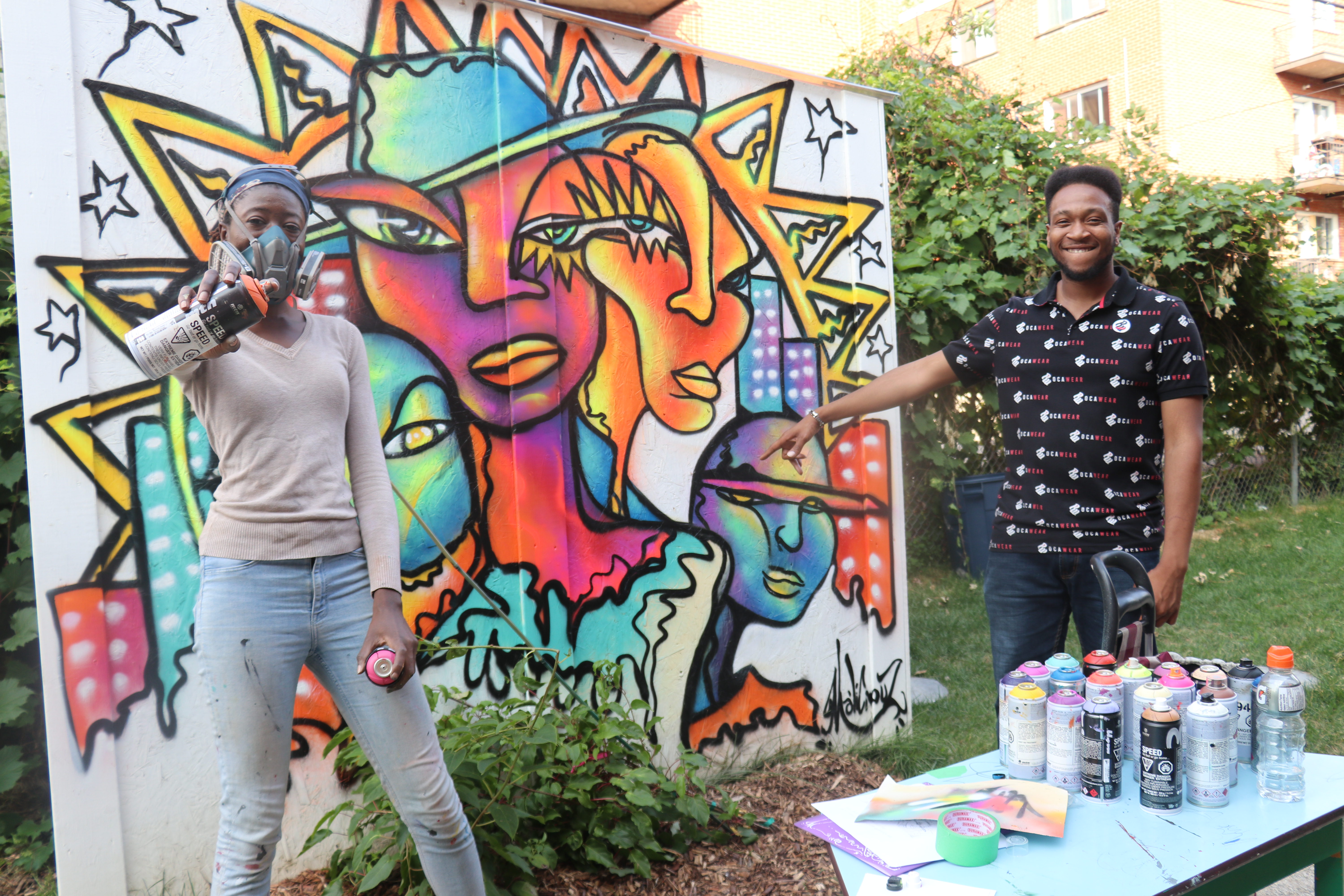 L'artiste Maliciouz, accompagnée de Nomez Najac