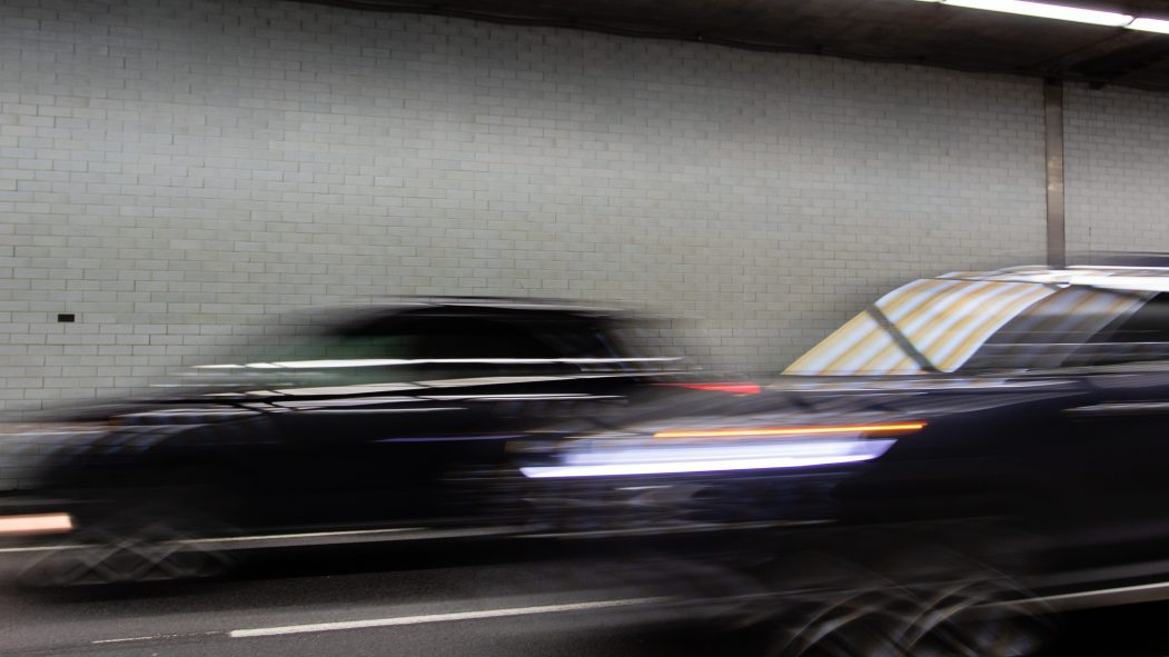 Des voitures circulent dans le tunnel Viger à Montréal
