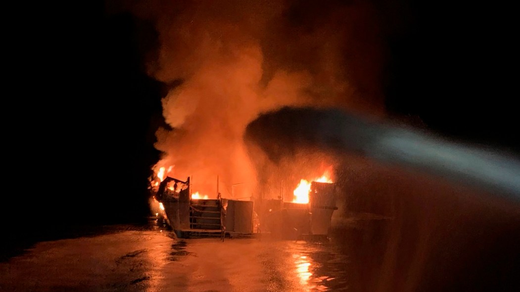 Incendie à bord d'un bateau au large de la Californie