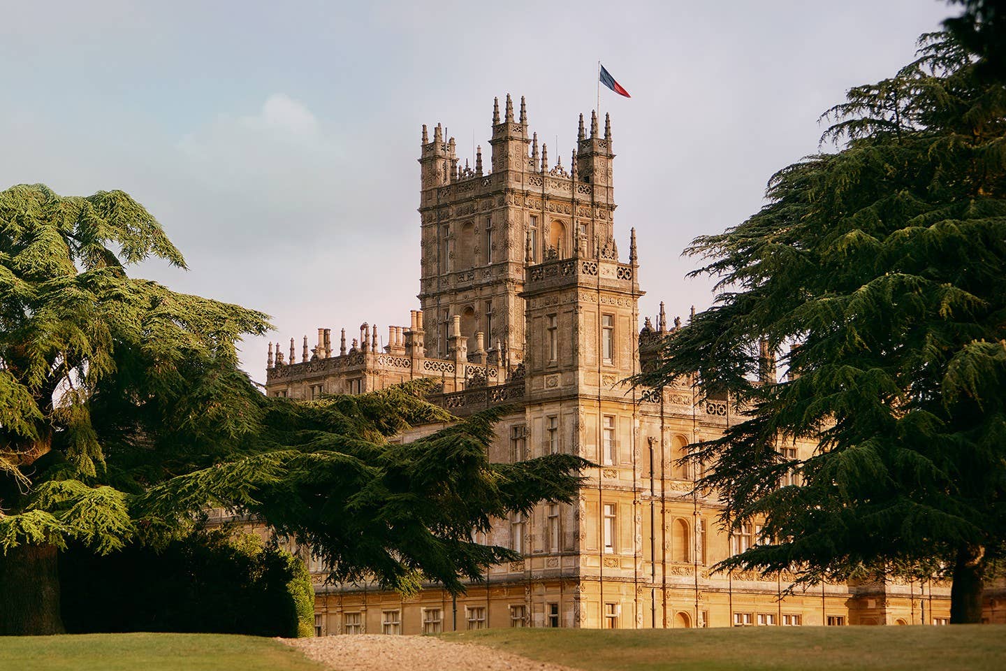 château airbnb Downton abbey