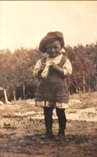 Louise de Franceso à 4 ans