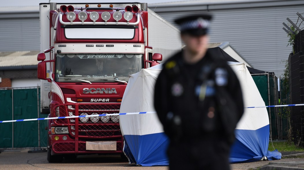 Royaume-Uni: 39 corps découverts dans un camion près de Londres