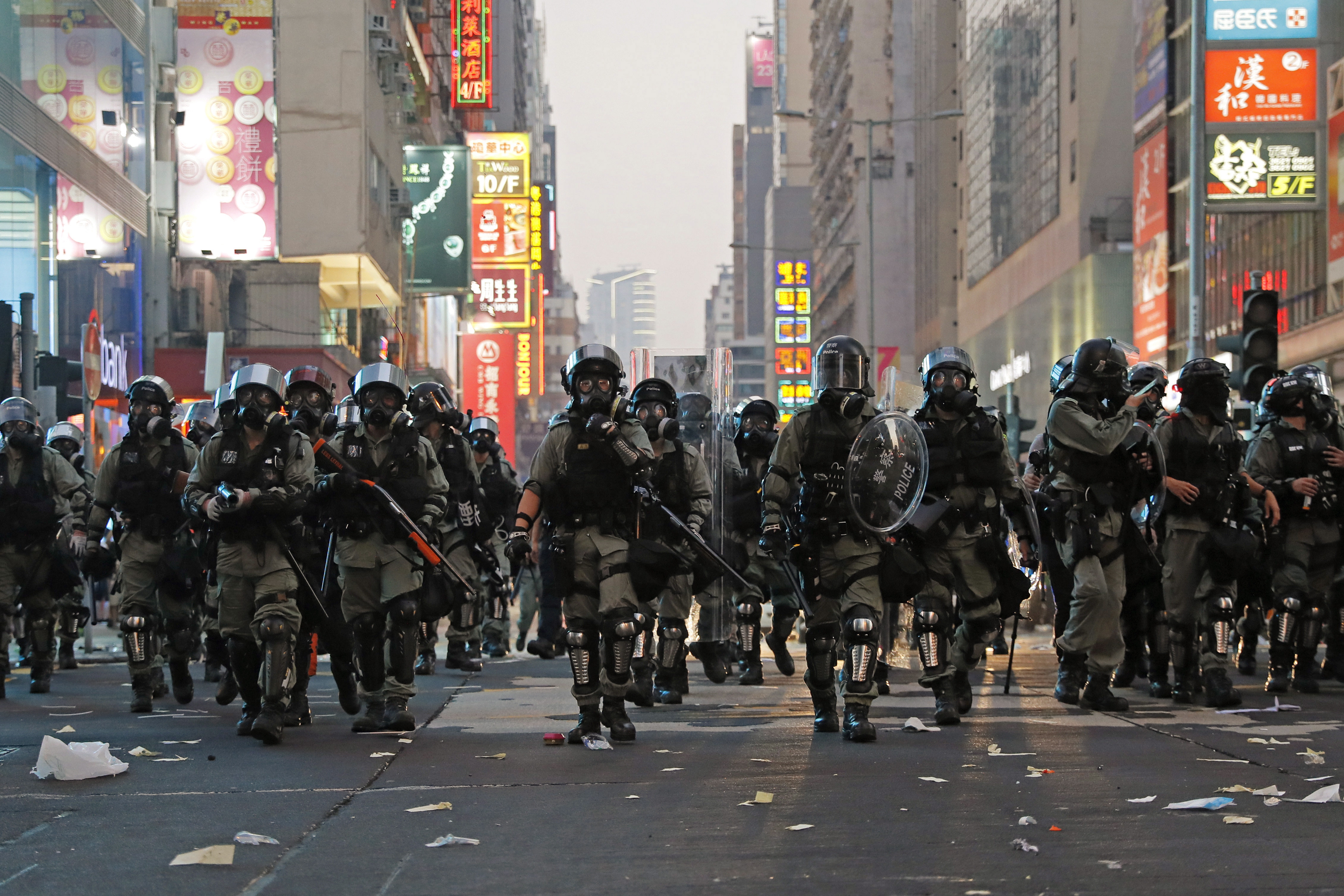 Hong Kong: un manifestant prodémocratie blessé par balle réelle