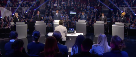 Elizabeth May, Justin Trudeau, Andrew Scheer, Maxime Bernier, Yves-François Blanchet et Jagmeet Singh s'affrontent lors du débat des chefs en anglais.