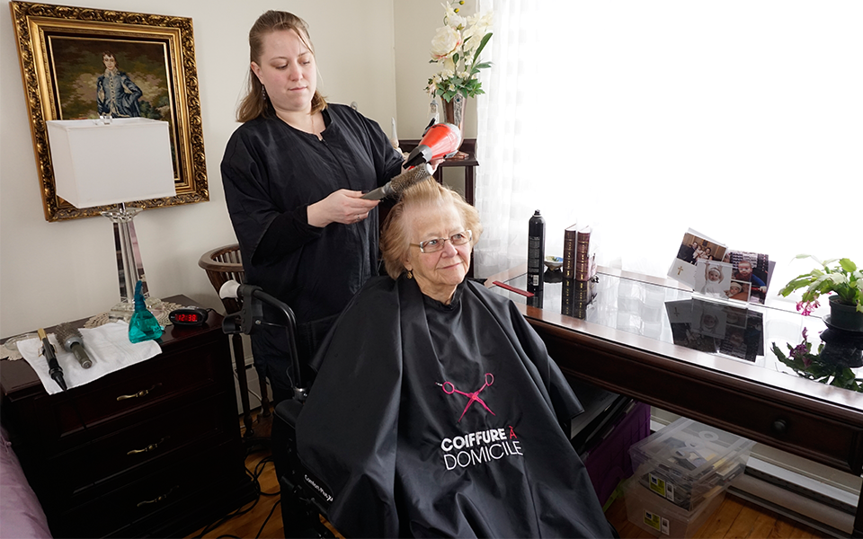 Popularité de la coiffure à domicile