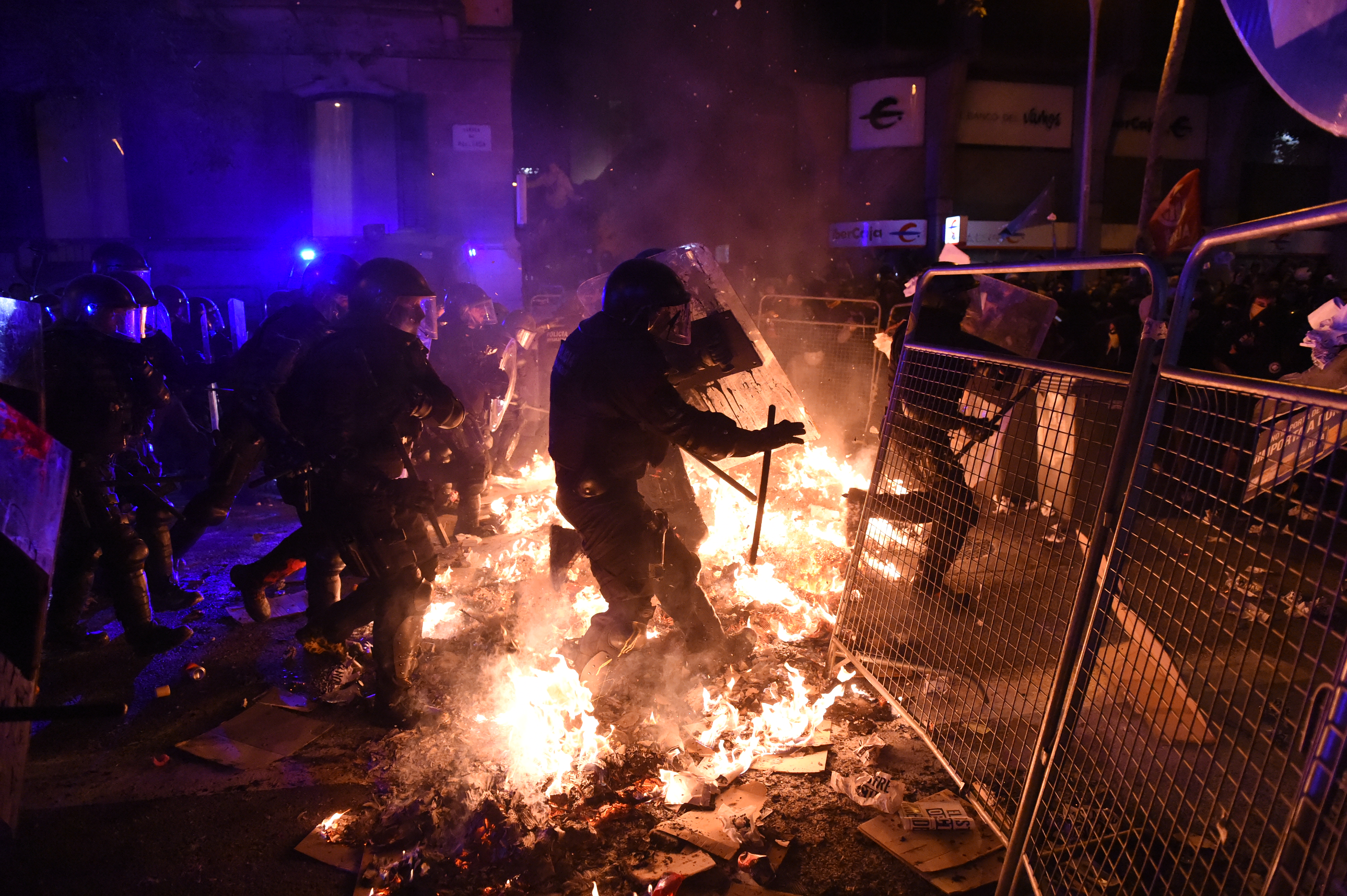 Les indépendantistes catalans poursuivent leur mobilisation après de nouvelles violences