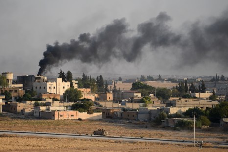 Syrie: fuite d'environ 800 proches de l'EI selon les Kurdes