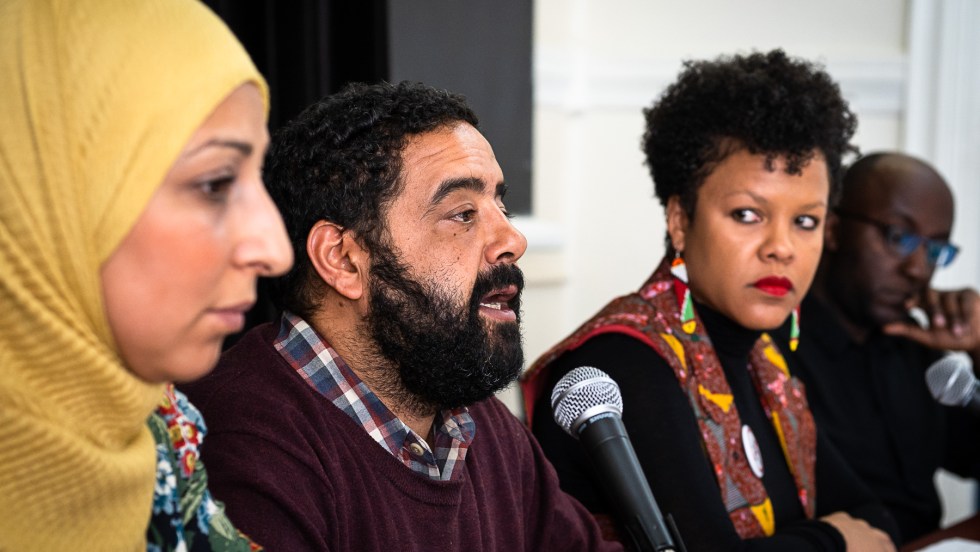 Des groupes anti-racistes en conférence de presse