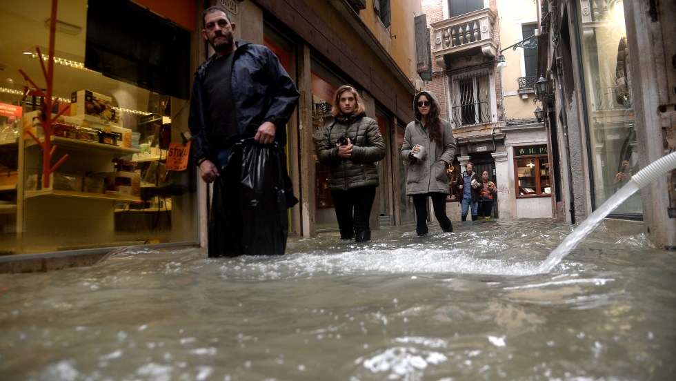 Italie: Venise toujours sous les eaux