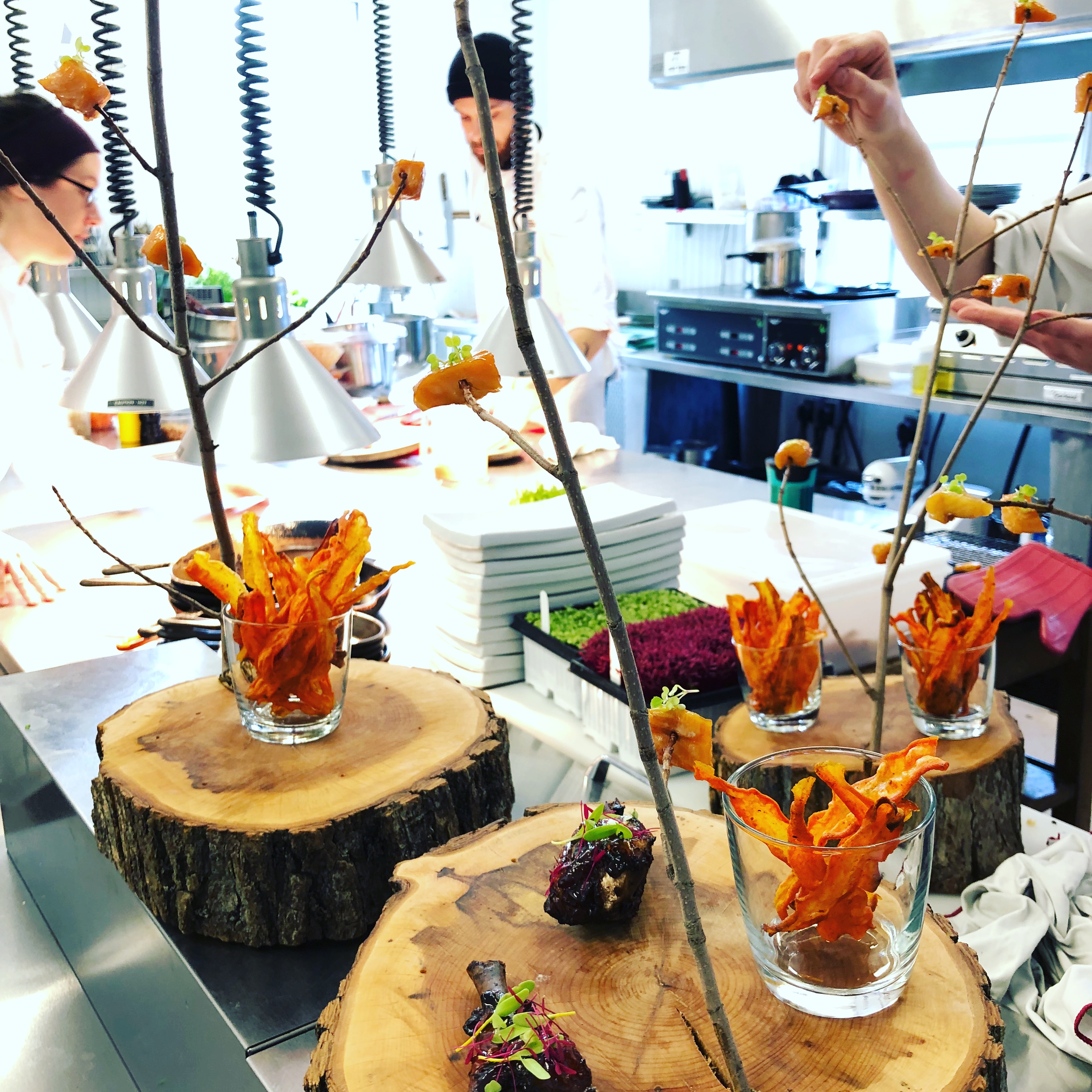 Image tir&eacute;e du documentaire culinaire &laquo;Chef.fe.s de brousse&raquo; de Nicolas Paquet