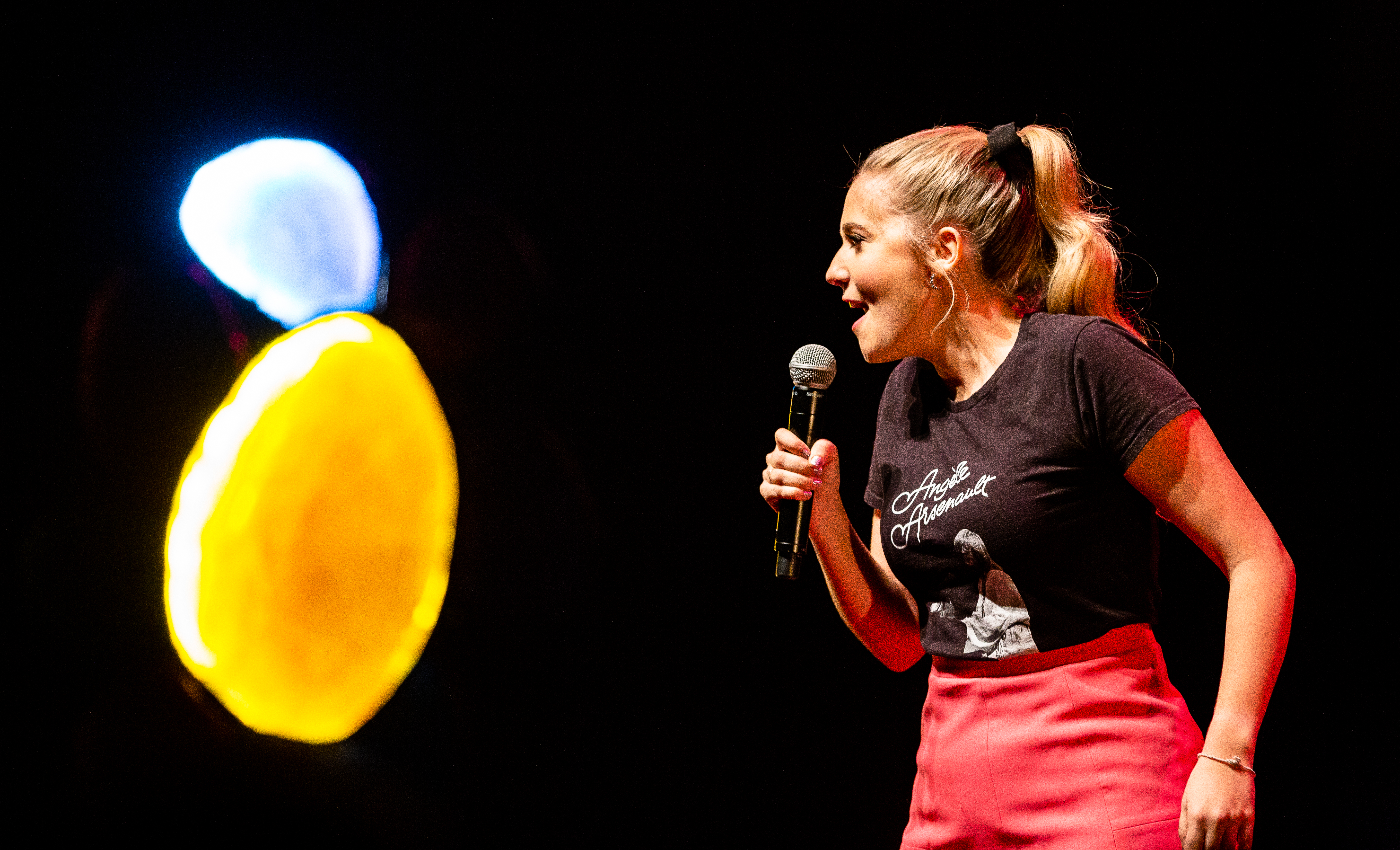 Rosalie Vaillancourt pendant son spectacle &laquo;Enfant roi&raquo;.