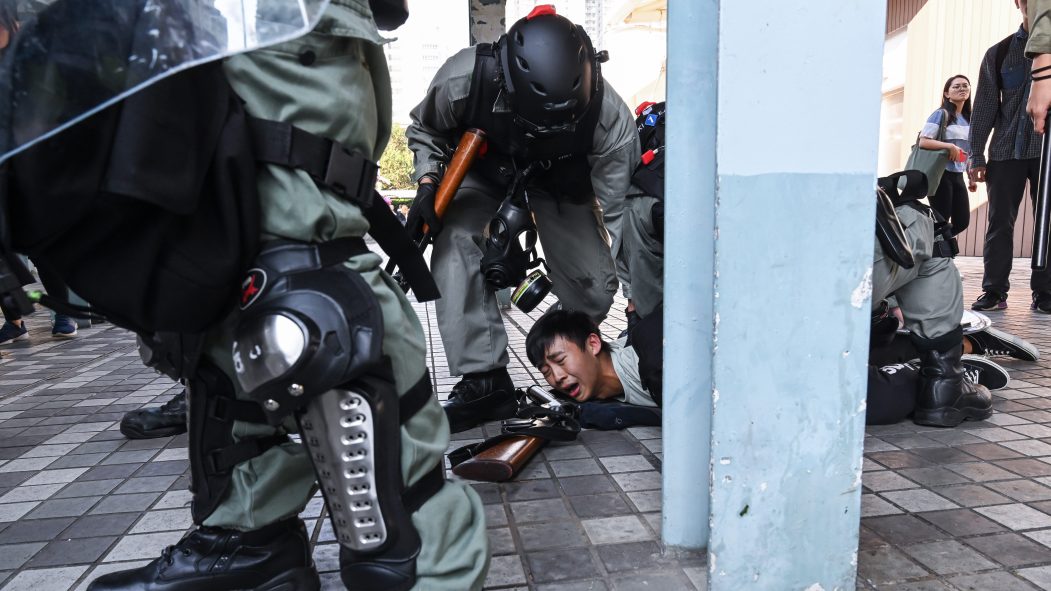 Hong Kong: un manifestant blessé par balle